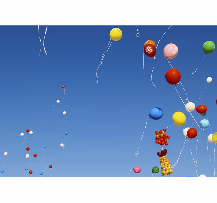 Kids roller blind bright balloons in the sky - TenStickers