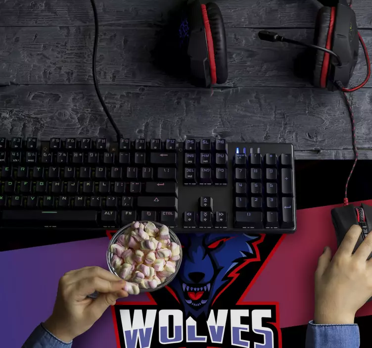 Amazing Wolves gaming mouse pad - TenStickers