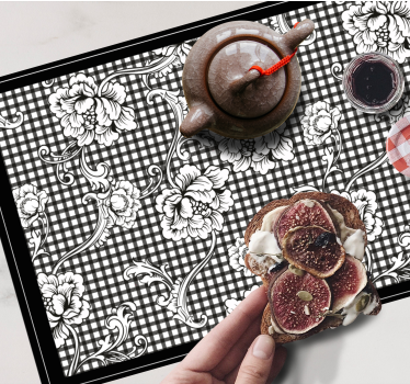 Elegant placemat with black floral design - TenStickers
