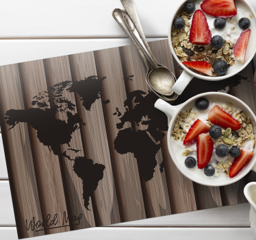 Wooden pattern with world map textured placemats - TenStickers