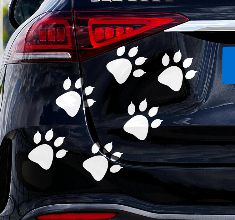 Bear tracks car sticker - TenStickers