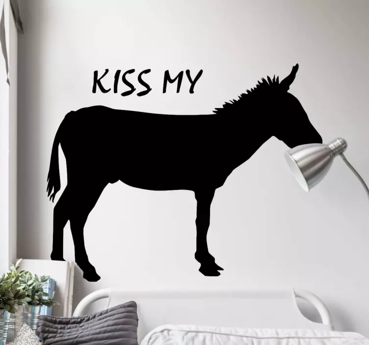 Kiss my animal wall sticker - TenStickers