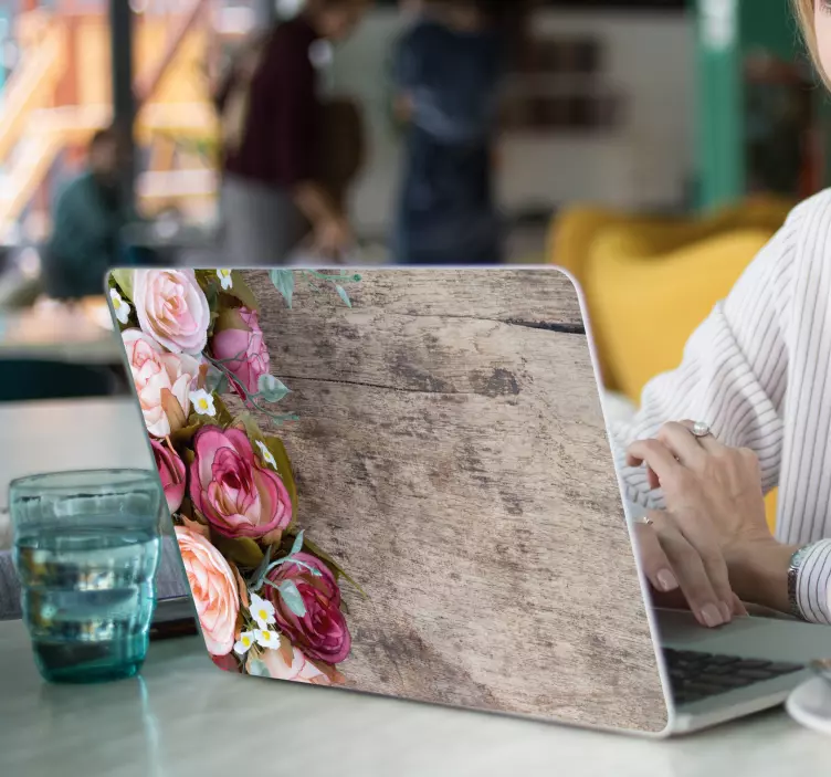 roses on wood laptop sticker - TenStickers