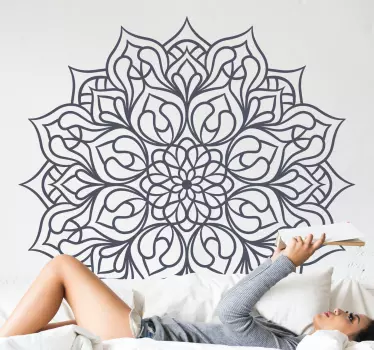 Geometric wall sticker graceful mandala design - TenStickers