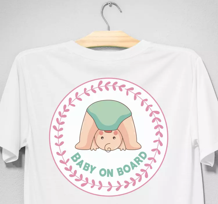 Baby on board custom t-shirt - TenStickers