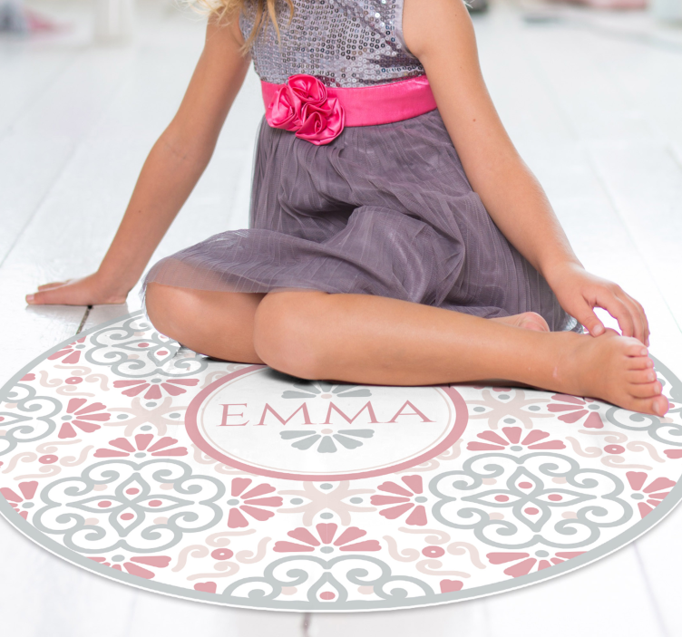 Circular flower pattern vinyl rug with name - TenStickers
