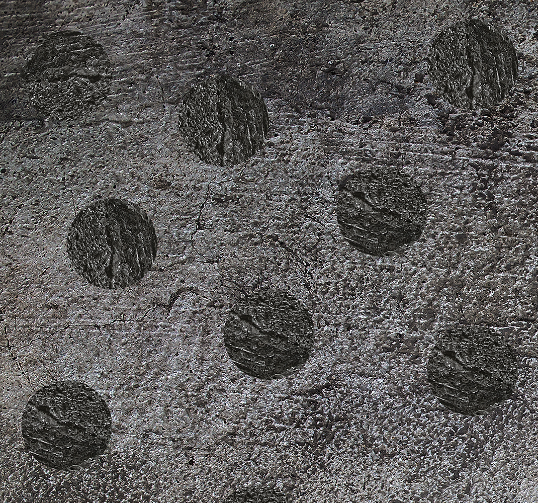Grey vinyl rug with abstract circular patterns - TenStickers