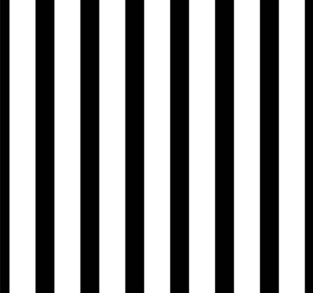 Outdoor vinyl rug in timeless black and white stripes - TenStickers